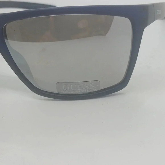 NWOT UNISEX GUESS SUNGLASSES BLACK/BLUE main image 5